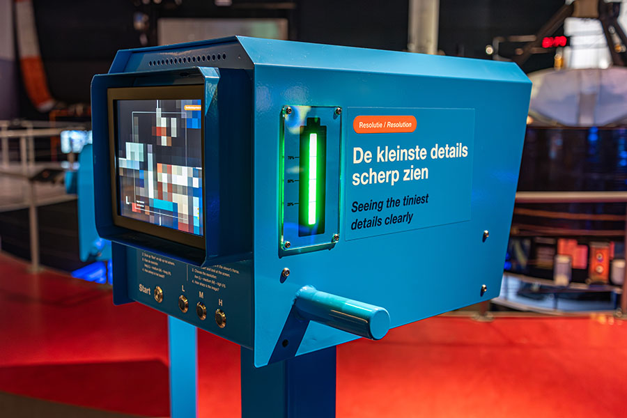 overzicht tentoonstelling satellieten Space Expo